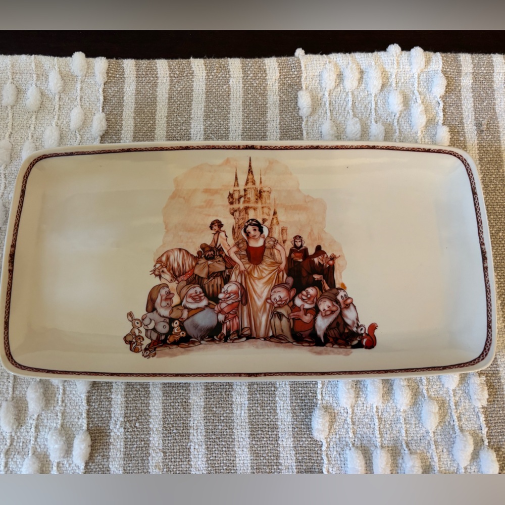 Disney 75th Anniversary Snow White and the 7 Dwarfs Dillards Platter Dish
